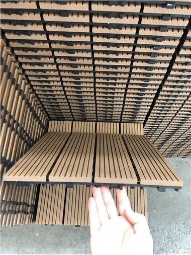 Tuiles de terrasse extérieures imbriquées 300*300mm DIY Wpc Tiles
